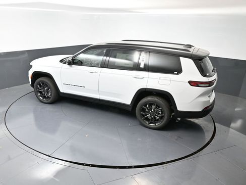 New 2025 Jeep Grand Cherokee L Limited w/ Trailer Tow Package image 45
