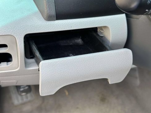 Used 2009 Toyota Camry LE FWD image 16