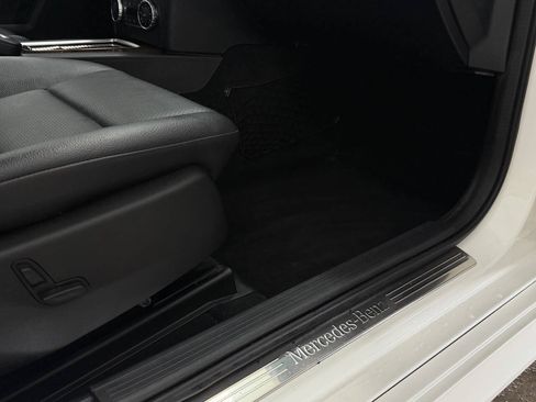 Used 2015 Mercedes-Benz GLK 350 4MATIC image 30