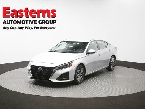 Used 2023 Nissan Altima 2.5 SV FWD image 55