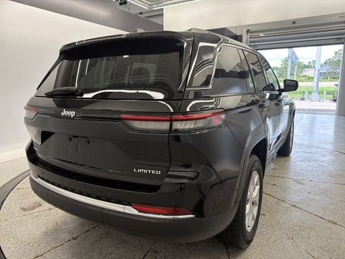 Certified 2023 Jeep Grand Cherokee Limited AWD/4WD image 12