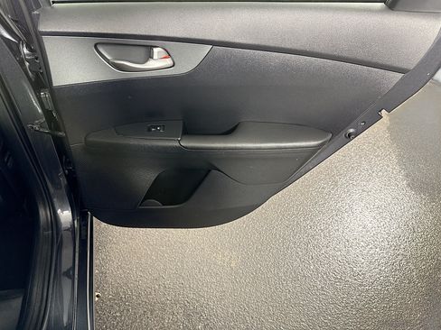 Used 2020 Kia Forte LXS FWD image 27