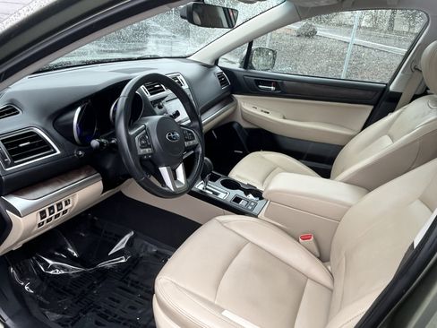 Used 2017 Subaru Outback 2.5i Limited image 9