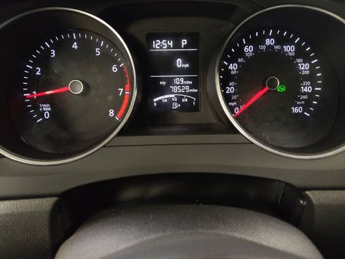 Used 2016 Volkswagen Jetta SE FWD image 23