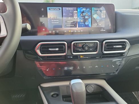 New 2026 Nissan Sentra SL w/ Floor Mat Package image 9