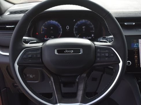 New 2026 Jeep Grand Cherokee Altitude AWD/4WD image 20