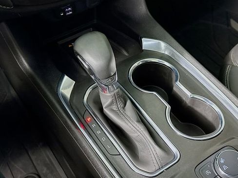 Used 2023 Chevrolet Traverse LT w/ LT Premium Package image 19