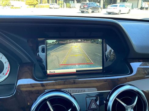 Used 2015 Mercedes-Benz GLK 350 4MATIC image 26