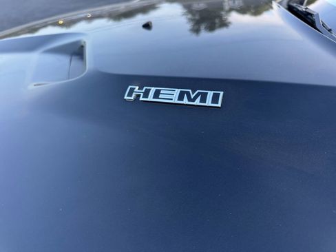 Used 2010 Dodge Challenger R/T image 12