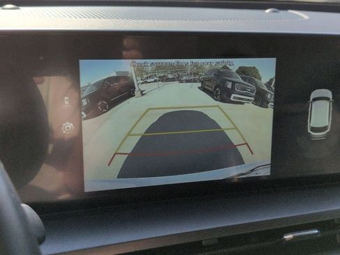 Used 2025 Kia Telluride S FWD image 18