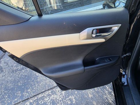 Used 2014 Lexus CT 200h FWD image 41