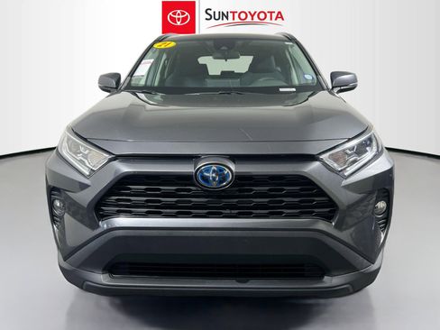 Used 2021 Toyota RAV4 XLE image 10