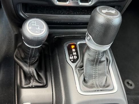 Used 2024 Jeep Wrangler Unlimited Sahara AWD/4WD image 21