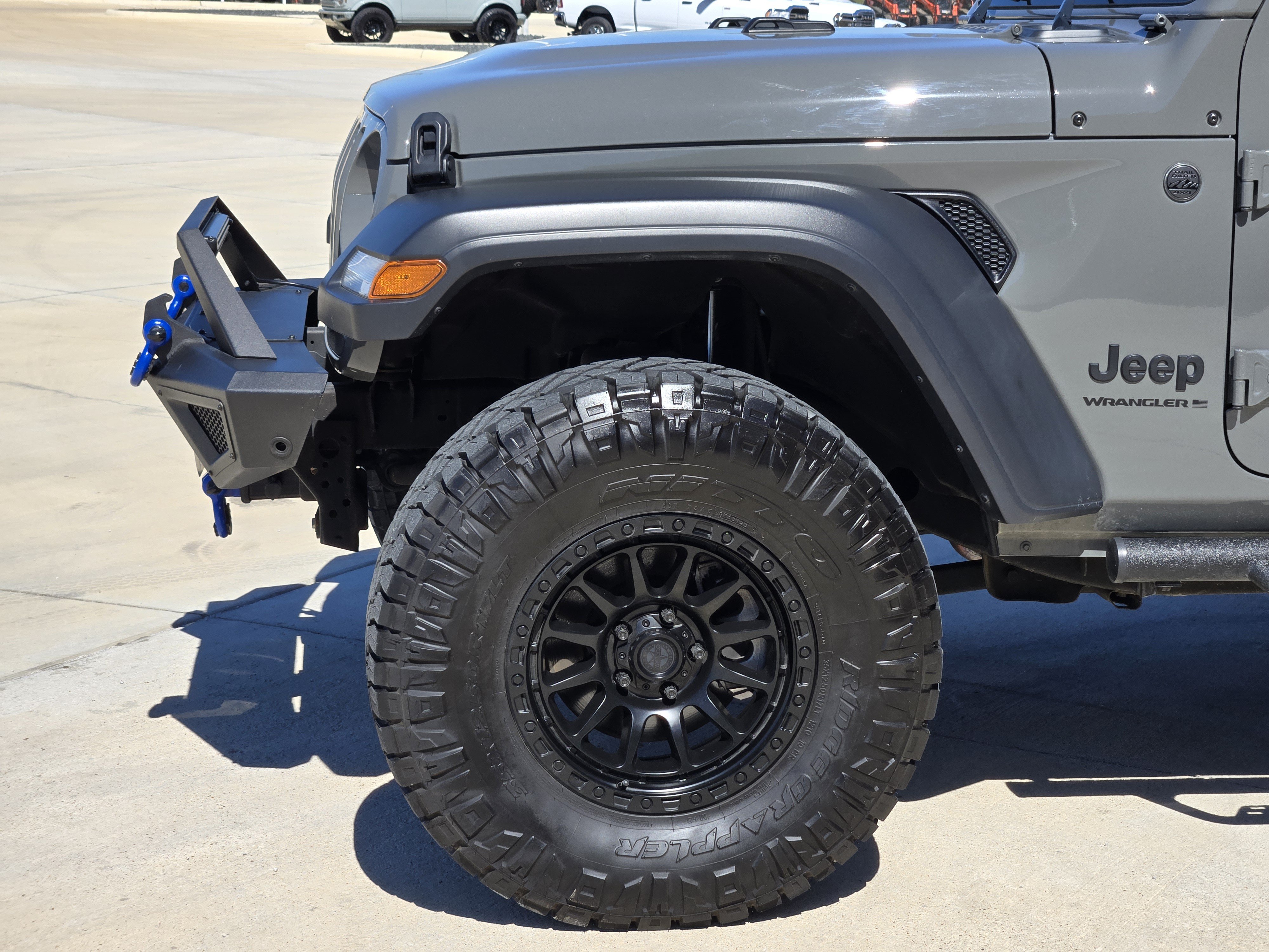 Used 2023 Jeep Wrangler Sport AWD/4WD image 9