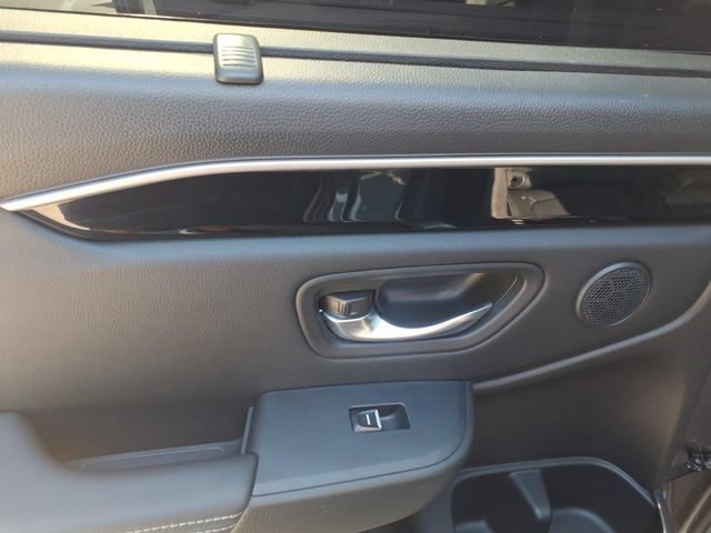 Used 2025 Honda Pilot Touring image 6