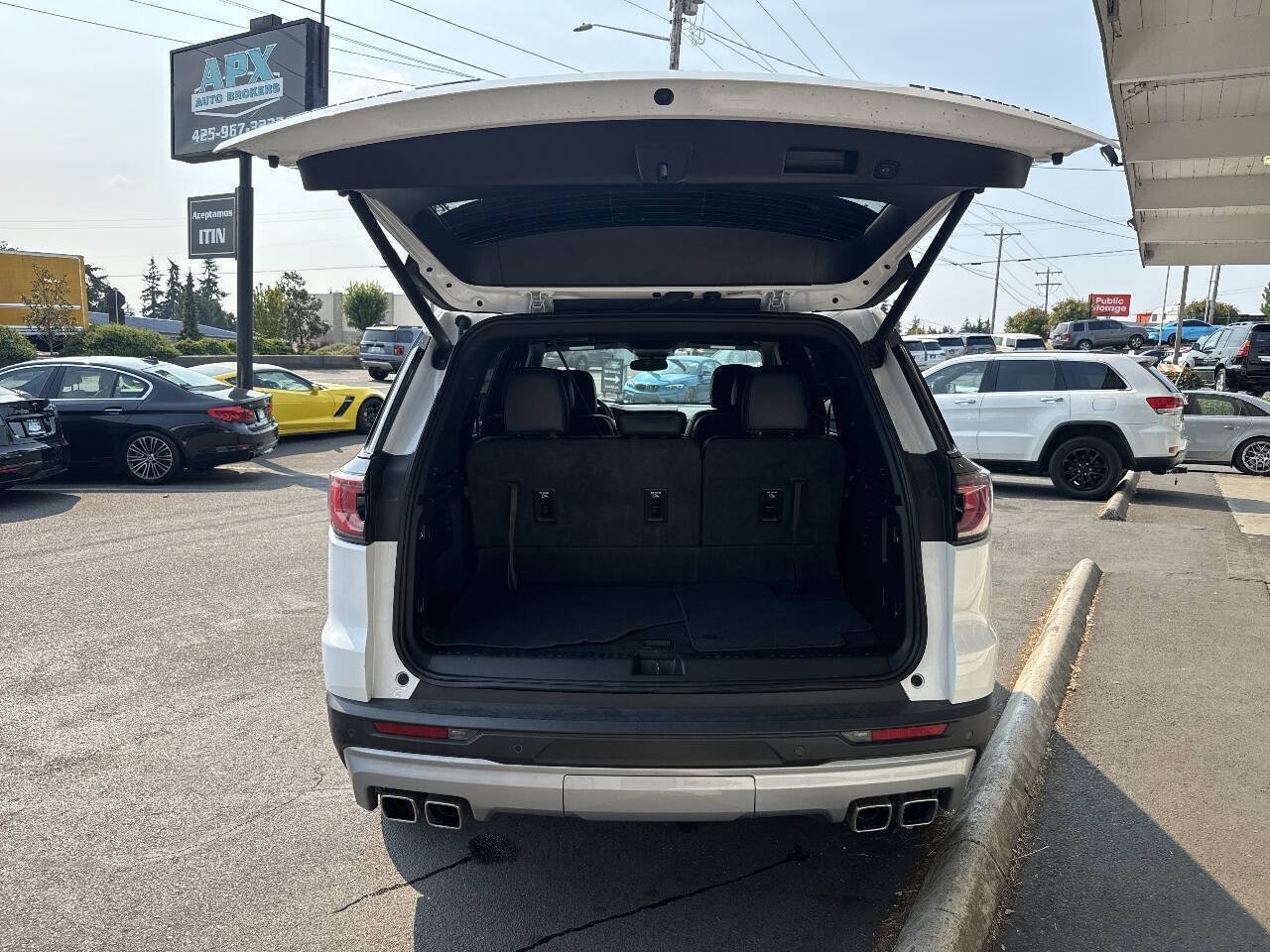 Used 2024 GMC Acadia Elevation AWD/4WD image 6