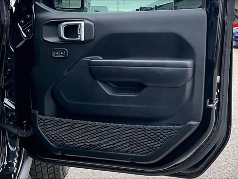 Used 2021 Jeep Wrangler Unlimited Sport image 21