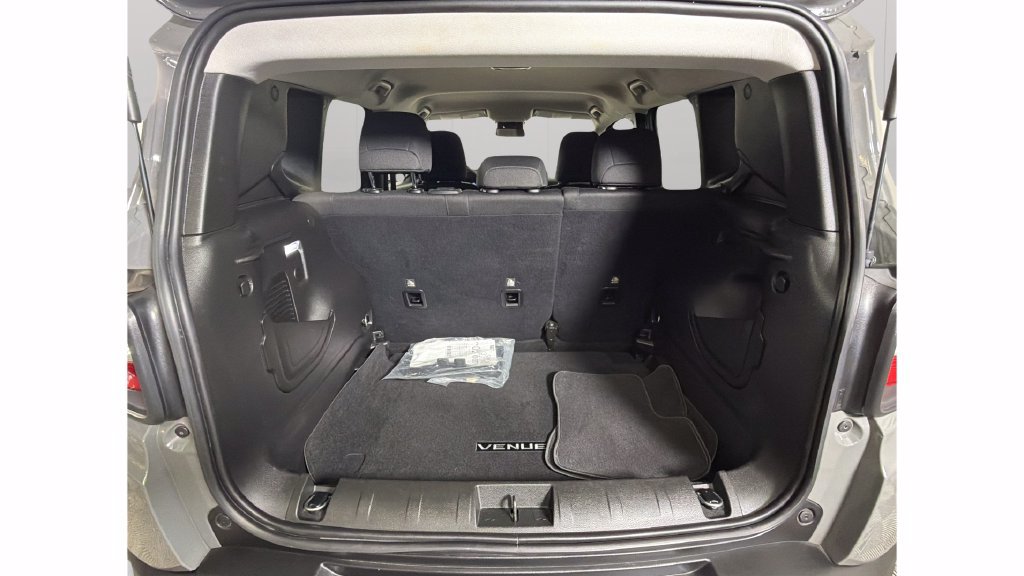Used 2021 Jeep Renegade Latitude FWD image 28