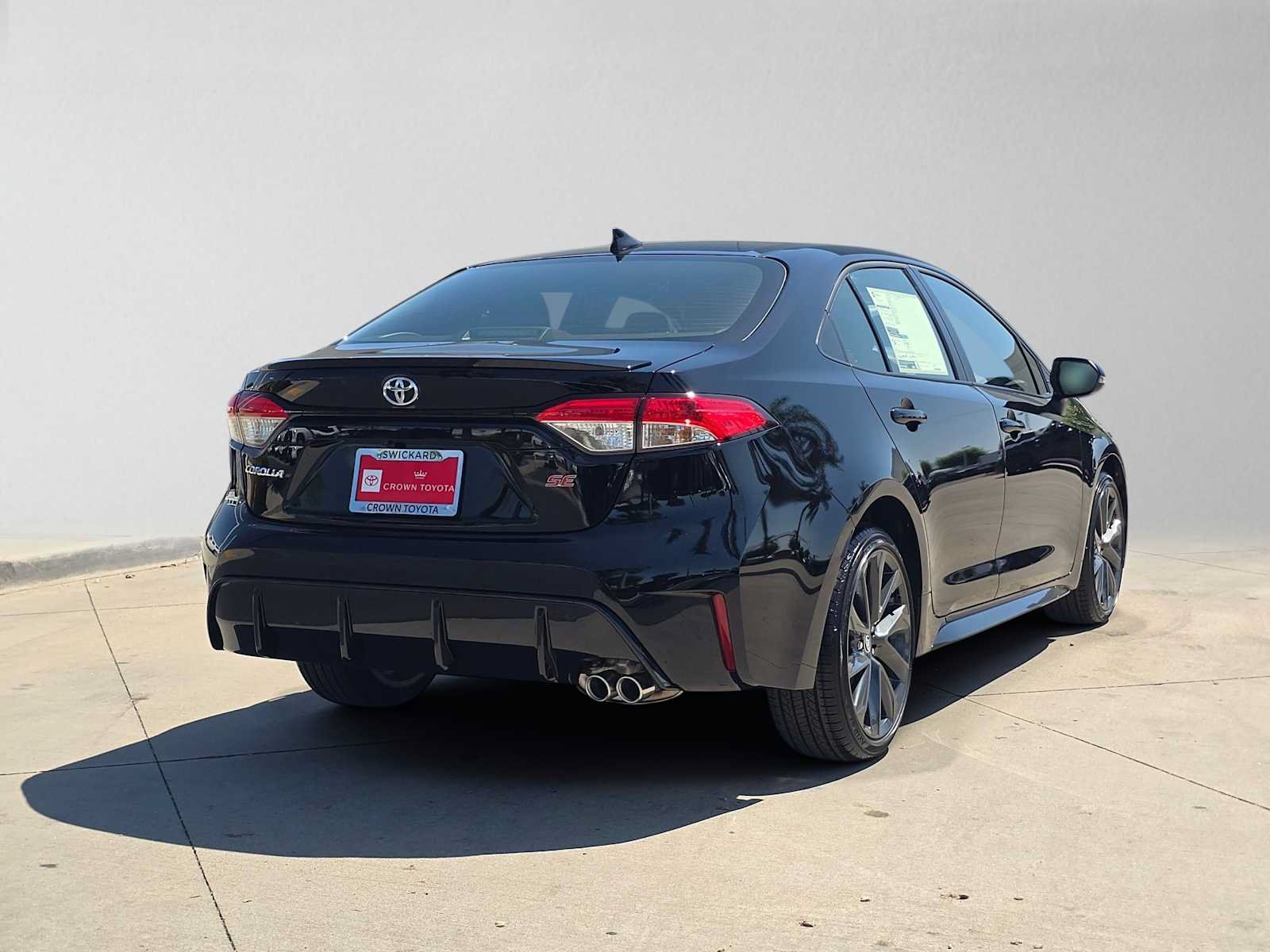 Used 2026 Toyota Corolla SE w/ Carpet Mat Package (TMS) FWD image 3
