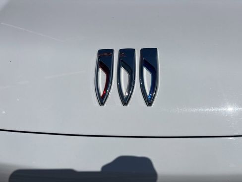 Used 2025 Buick Enclave Preferred AWD/4WD image 24