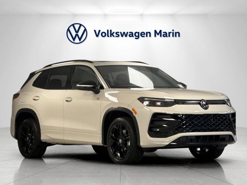 New 2026 Volkswagen Tiguan SE R-Line AWD/4WD image 7