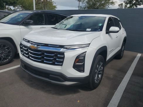 Used 2026 Chevrolet Equinox LT FWD image 4