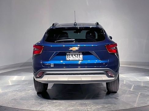 Used 2024 Chevrolet Trax LT image 12