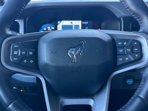 Used 2023 Ford Bronco Black Diamond w/ Sasquatch Package image 24