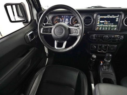 Used 2022 Jeep Wrangler Unlimited Sahara w/ LED Lighting Group AWD/4WD image 19