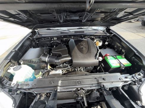 Used 2021 Toyota Tacoma SR5 image 28