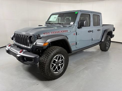 New 2026 Jeep Gladiator Rubicon w/ Steel Power Dome Hood Package AWD/4WD image 4