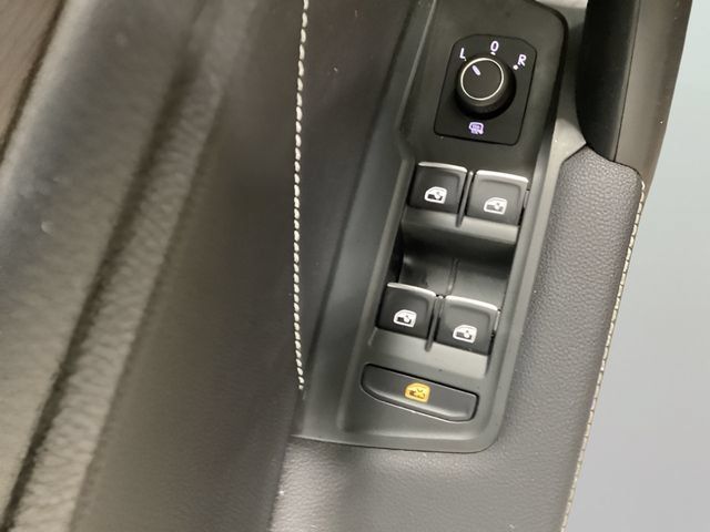 Certified 2023 Volkswagen Tiguan SE FWD image 20