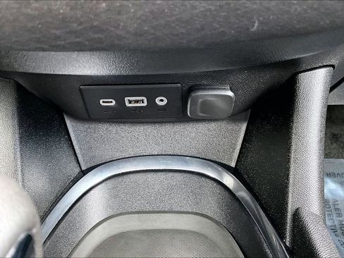 Used 2025 Chevrolet Malibu LT image 32