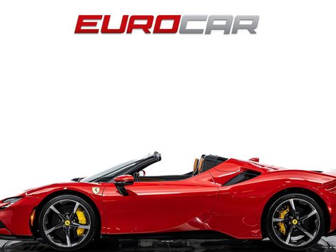 Used 2025 Ferrari SF90 Spider AWD/4WD image 2