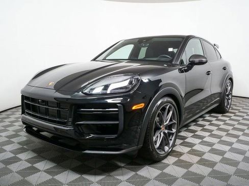 Certified 2025 Porsche Cayenne Turbo GT image 1