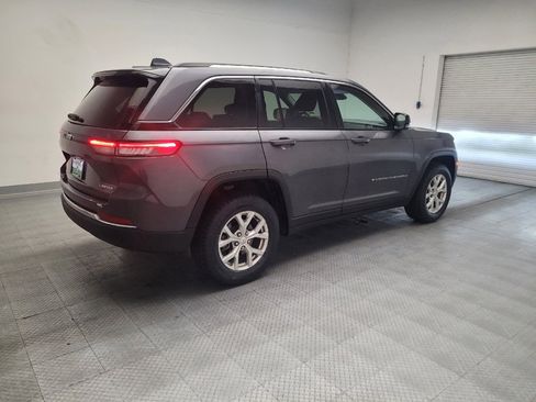 Used 2023 Jeep Grand Cherokee Limited AWD/4WD image 10