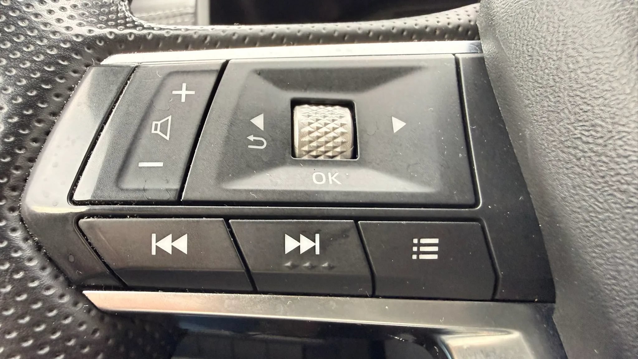Used 2024 Mitsubishi Outlander FWD image 19
