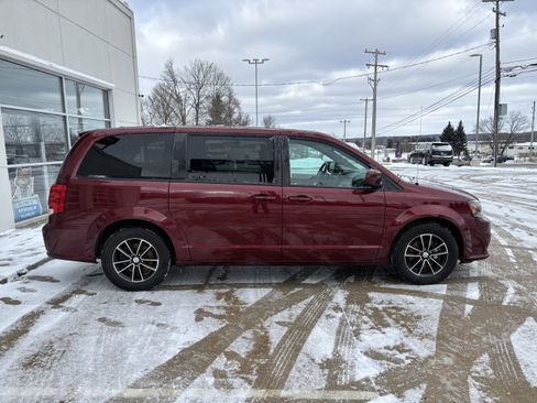 Used 2019 Dodge Grand Caravan GT image 5