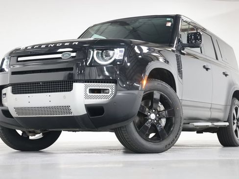 Used 2023 Land Rover Defender 130 SE AWD/4WD image 7