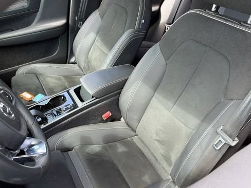Used 2023 Volvo XC40 B5 Plus w/ Climate Package AWD/4WD image 5