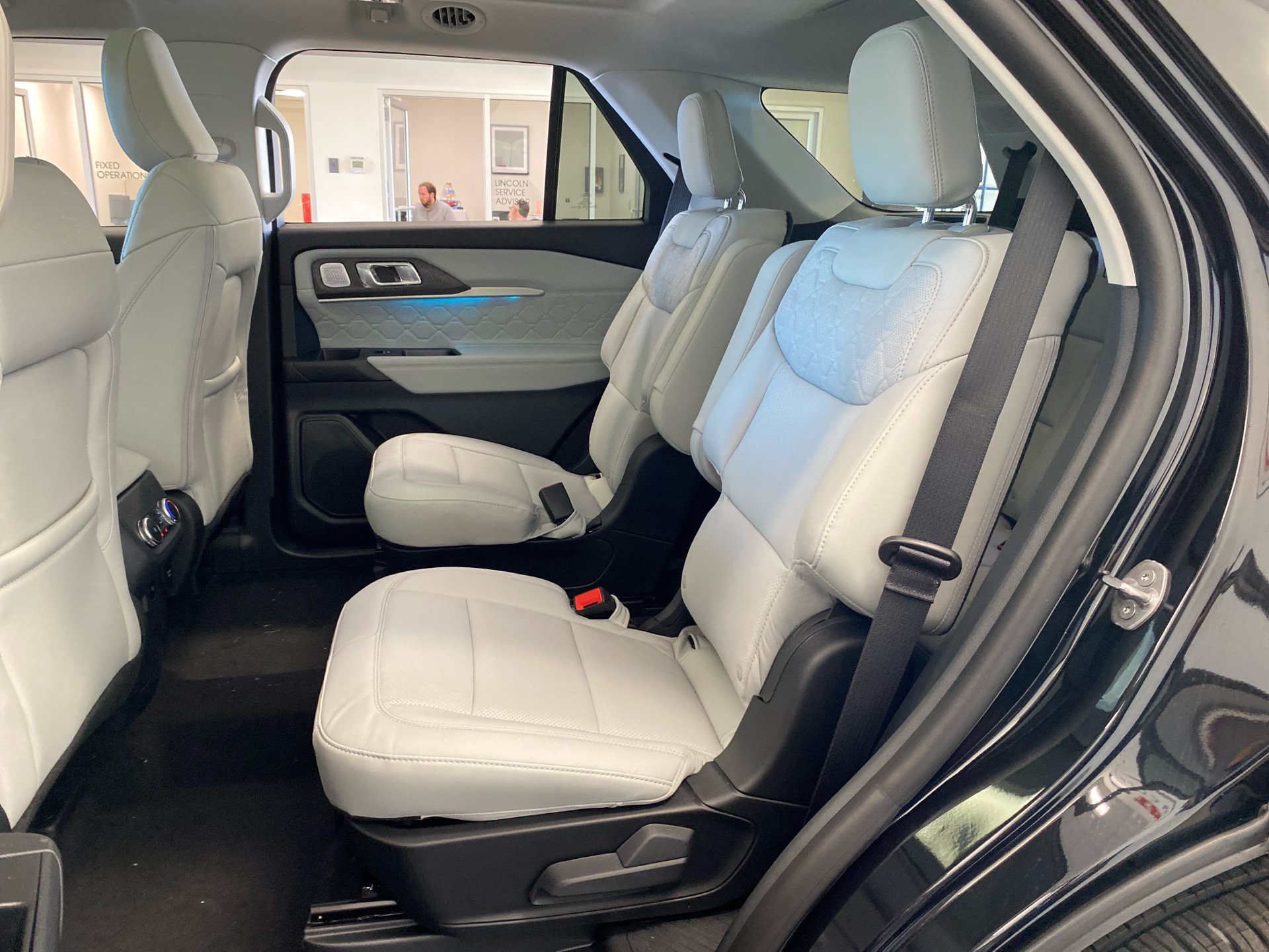 New 2026 Ford Explorer Platinum w/ LUX Leather Package AWD/4WD image 9