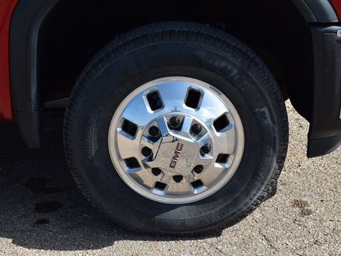 Used 2025 GMC Sierra 3500 SLT w/ SLT Premium Package AWD/4WD image 4