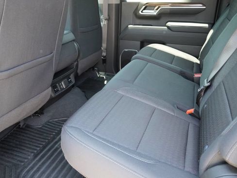Used 2024 Chevrolet Silverado 1500 LT AWD/4WD image 17