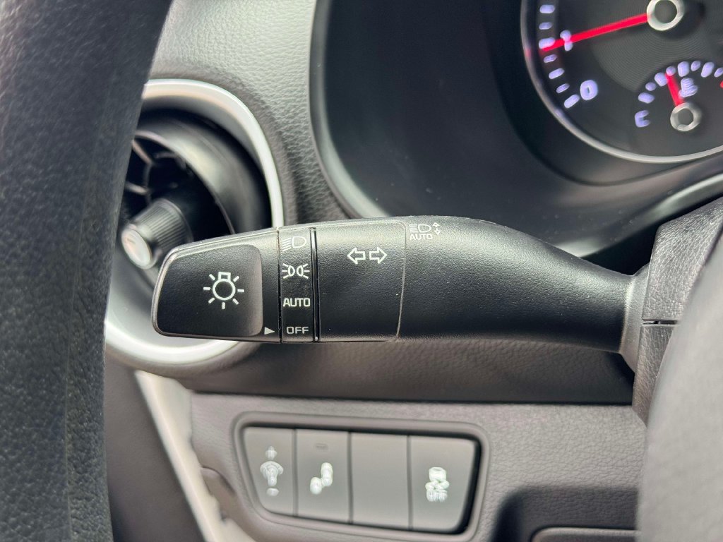 Used 2023 Kia Forte LXS w/ LXS Technology Package FWD image 19