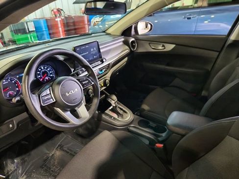 Used 2022 Kia Forte LXS image 7