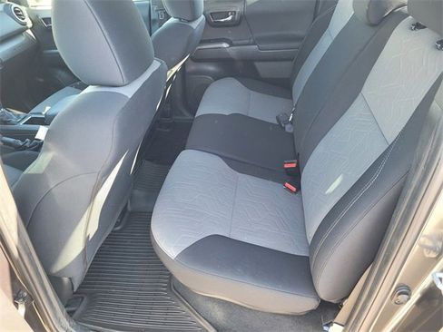 Used 2022 Toyota Tacoma 2WD Double Cab image 11