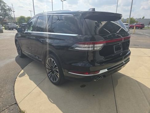 Used 2025 Lincoln Aviator Black Label AWD/4WD image 14