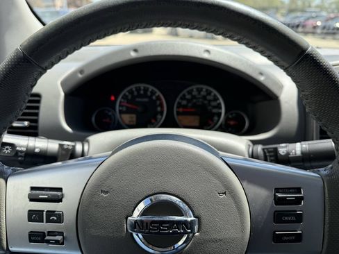 Used 2019 Nissan Frontier SL AWD/4WD image 7