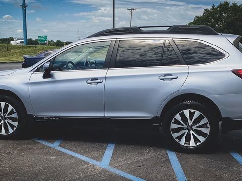 Used 2016 Subaru Outback 3.6R Limited AWD/4WD image 17