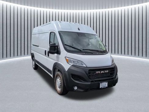 Used 2025 RAM ProMaster 2500 w/ Premium Convenience Group FWD image 6